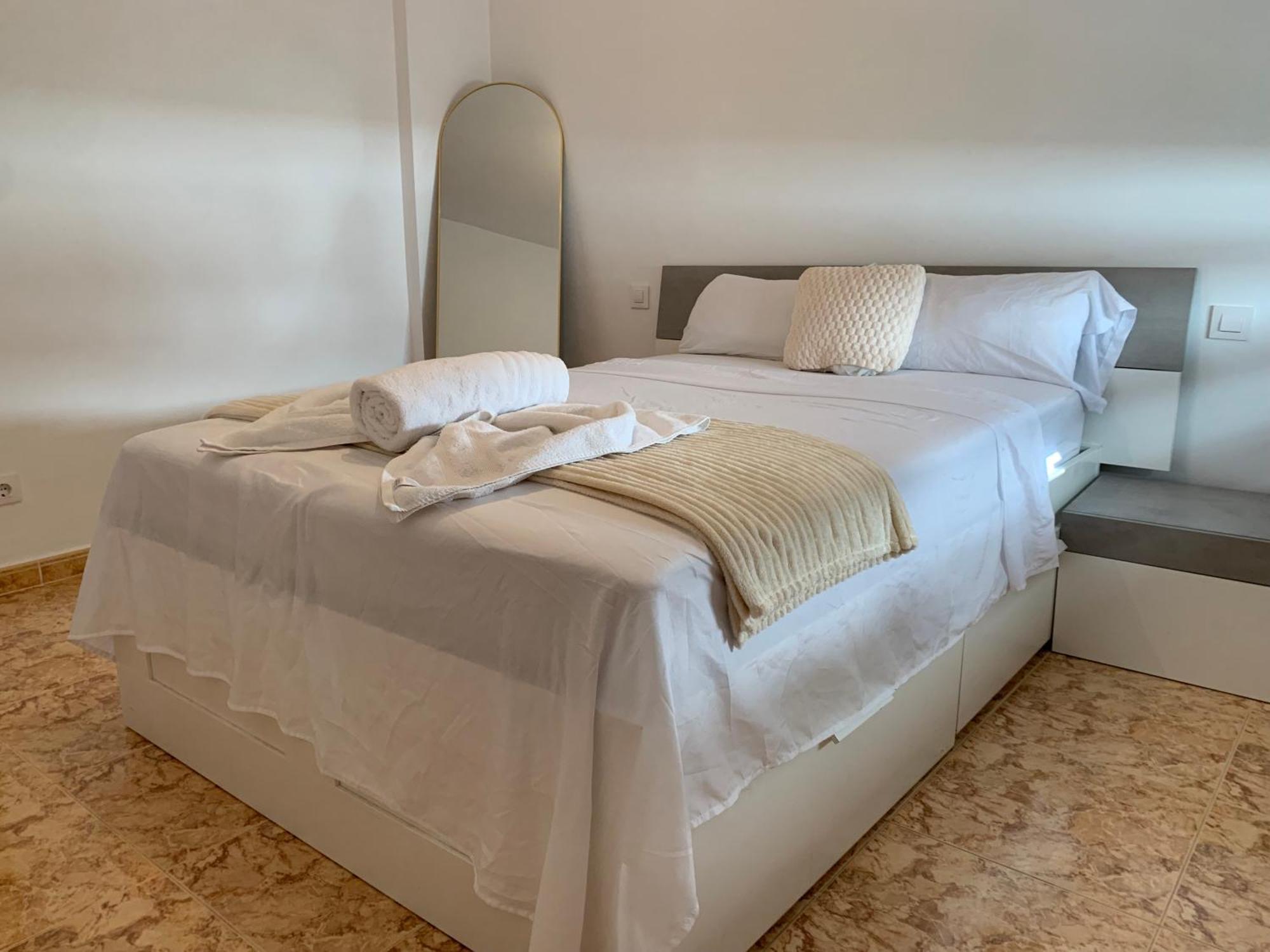 Pisos Baraja Gl Apartment Madrid Bagian luar foto